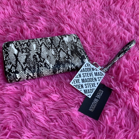 Steve Madden python print faux leather wallet with chrome tone hardware - Picture 7 of 7